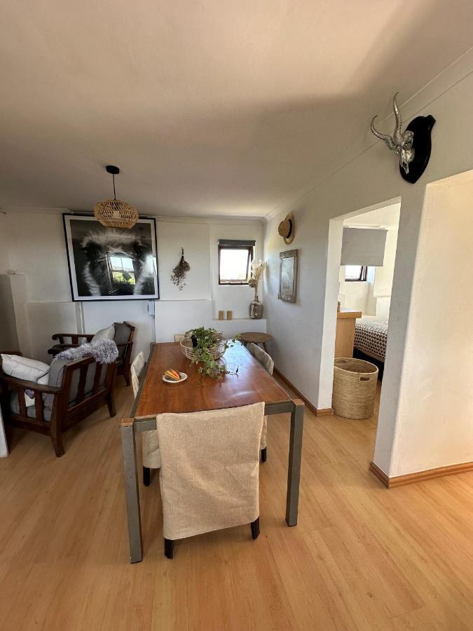Ostrich Cottage At Les Wings Private Game Farm Groot-Jongensfontein Экстерьер фото